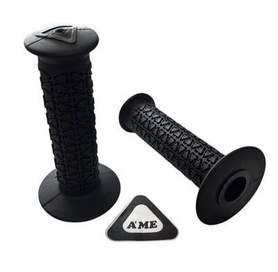 AME Grips Limited Edition Bubble Font Round - Black - Pair
