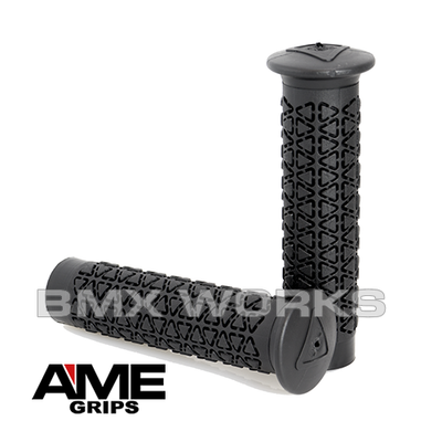 AME Freestyle Round Grips - Black Pair