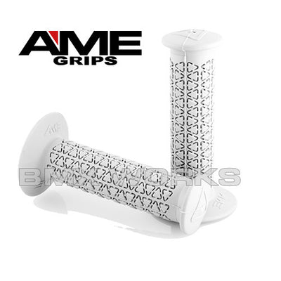AME Grips Round White Pair