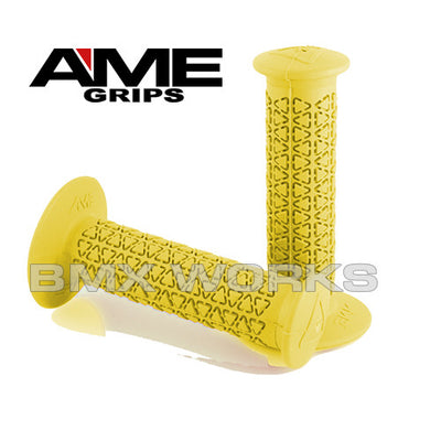 AME Grips Round Yellow Pair